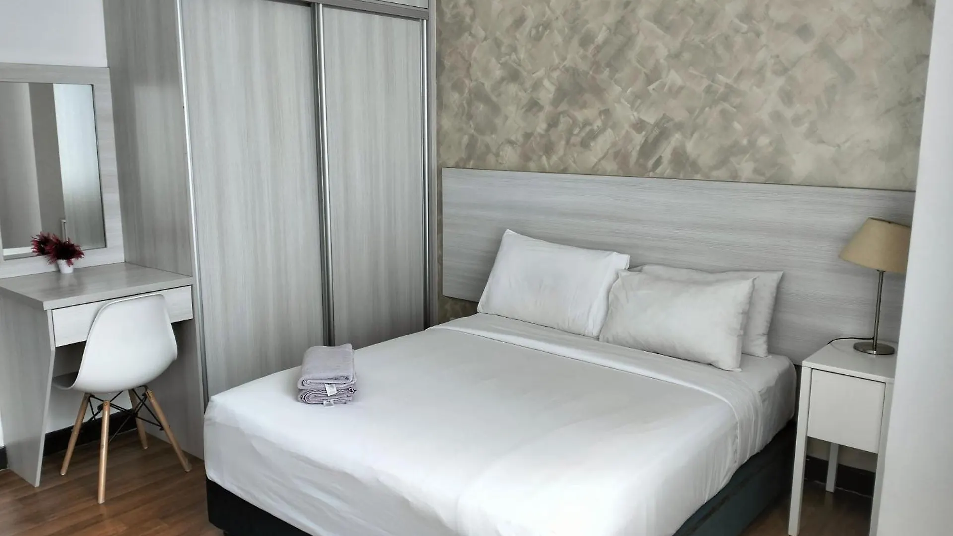 Mercu Summer Suites Klcc By Luxe Residence 쿠알라룸푸르 0*,