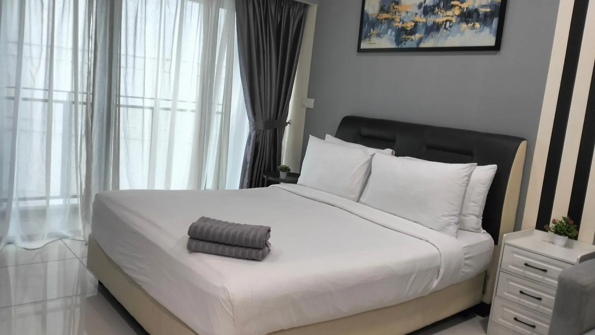 아파트 Mercu Summer Suites Klcc By Luxe Residence 쿠알라룸푸르 말레이시아