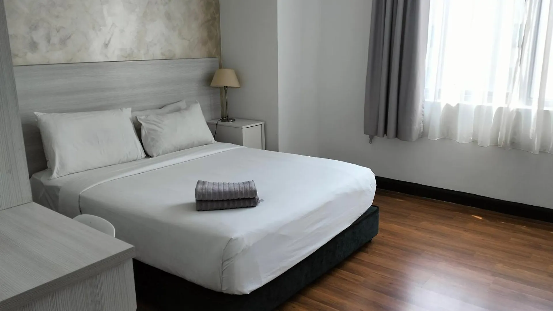 아파트 Mercu Summer Suites Klcc By Luxe Residence 쿠알라룸푸르